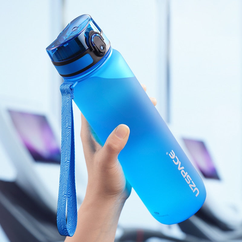 Hot Sale Sports Water Bottle 500/1000ML Protein Shaker Outdoor Travel Portable Leakproof Drinkware Plastic Drink Bottle BPA Free